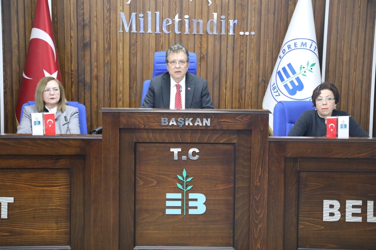 Edremit Belediye Meclisi&rsquo;nde veda toplantısı
