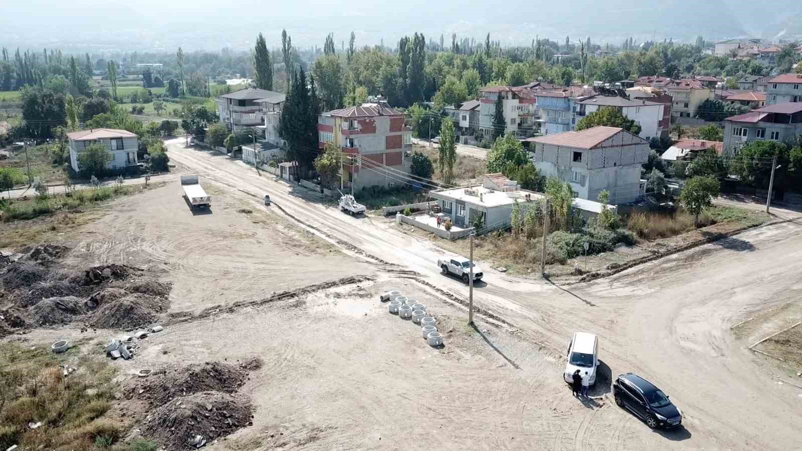 Pamukkale Adayı Ertemur yol ve otopark sorununu çözeceğine söz verdi