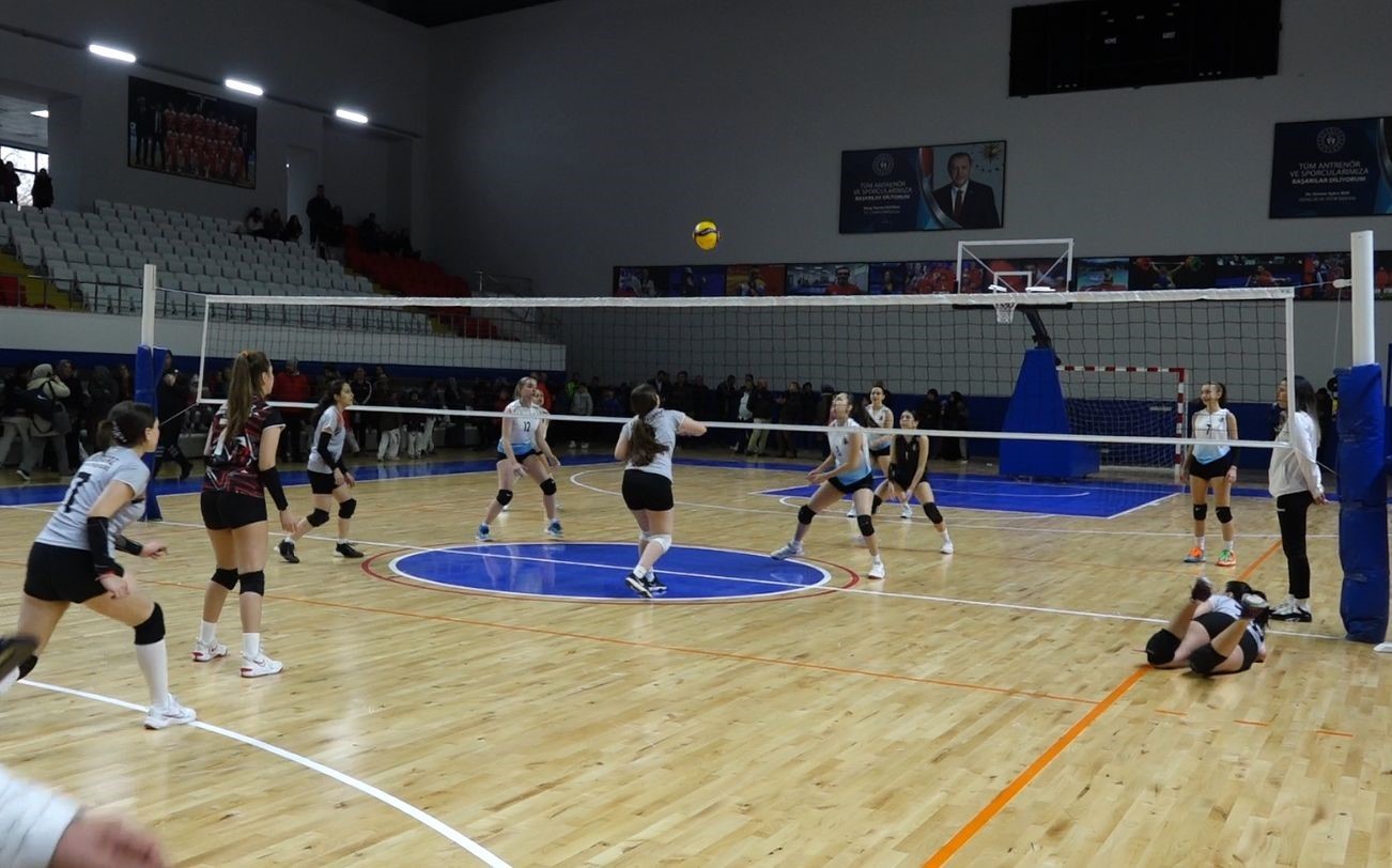 Gen&ccedil;lik ve Spor Bakanı Bak: "Bize dediler ki &rsquo;siz u&ccedil;ak yapamazsınız&rsquo;, yaptık u&ccedil;uyor, KAAN u&ccedil;uyor&rdquo;
