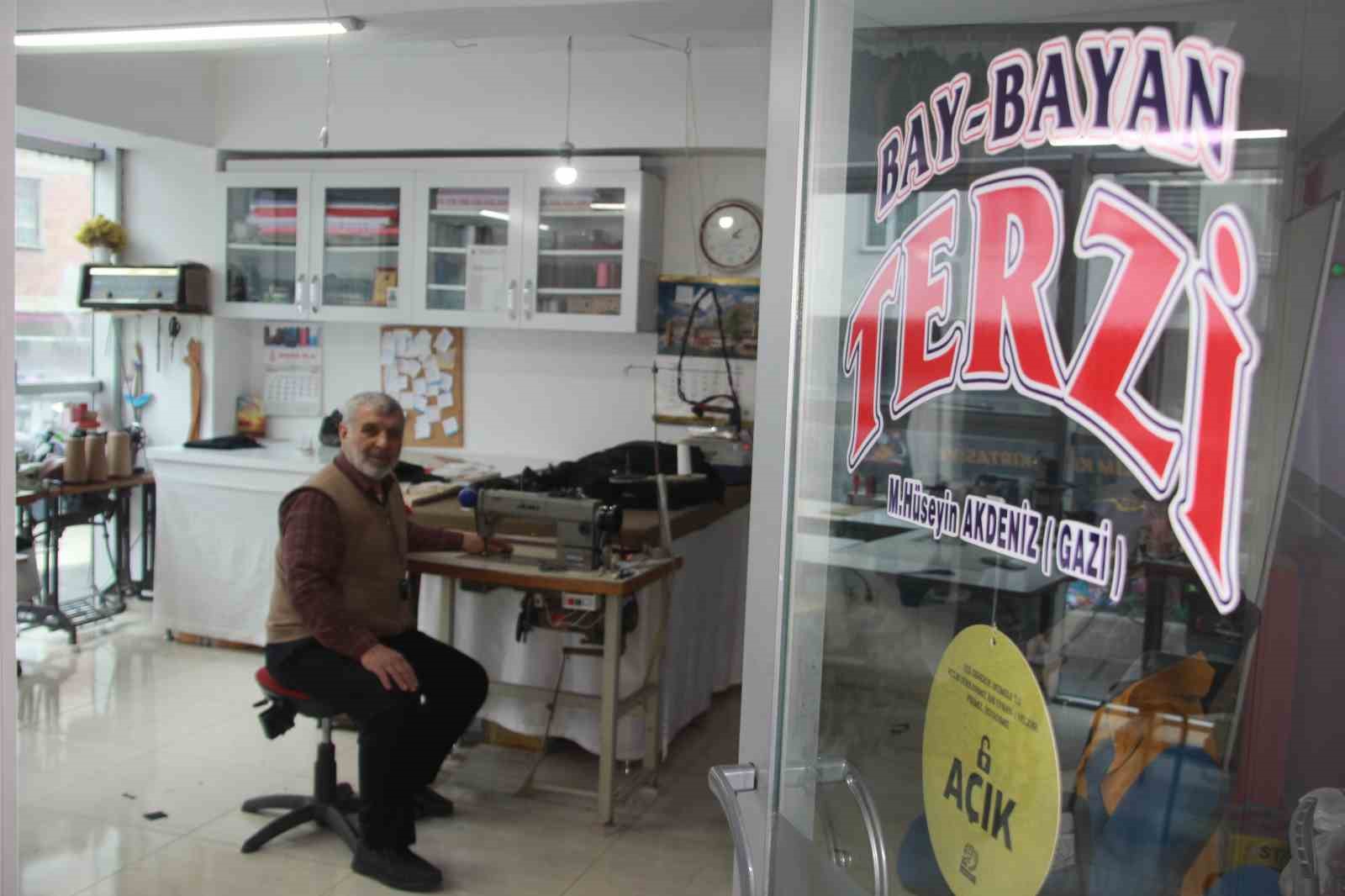 Kıbrıs gazisi 55 yıldır terzilik yapıyor
