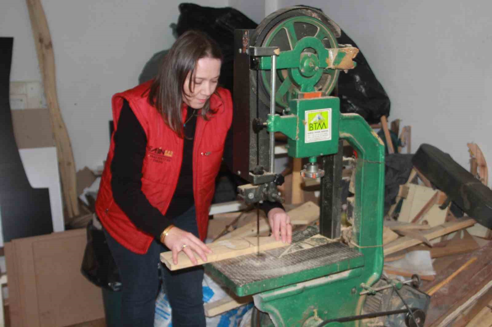 &rsquo;Saliha usta&rsquo;nın yaptığı mobilyalar Almanya&rsquo;dan talep g&ouml;r&uuml;yor
