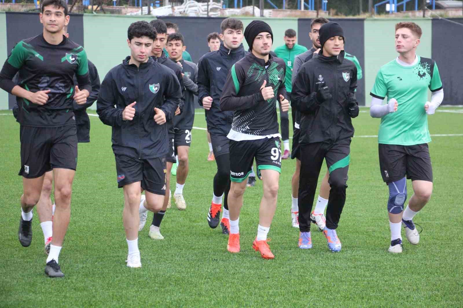 Gençlerbirliği’ni elinden kaçıran Denizlispor’da gözler Bayrampaşa maçına çevrildi