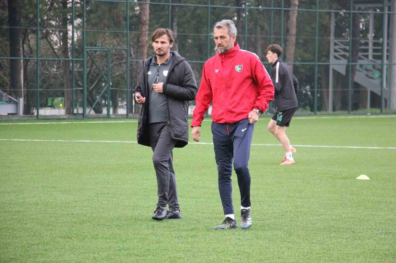 Gençlerbirliği’ni elinden kaçıran Denizlispor’da gözler Bayrampaşa maçına çevrildi