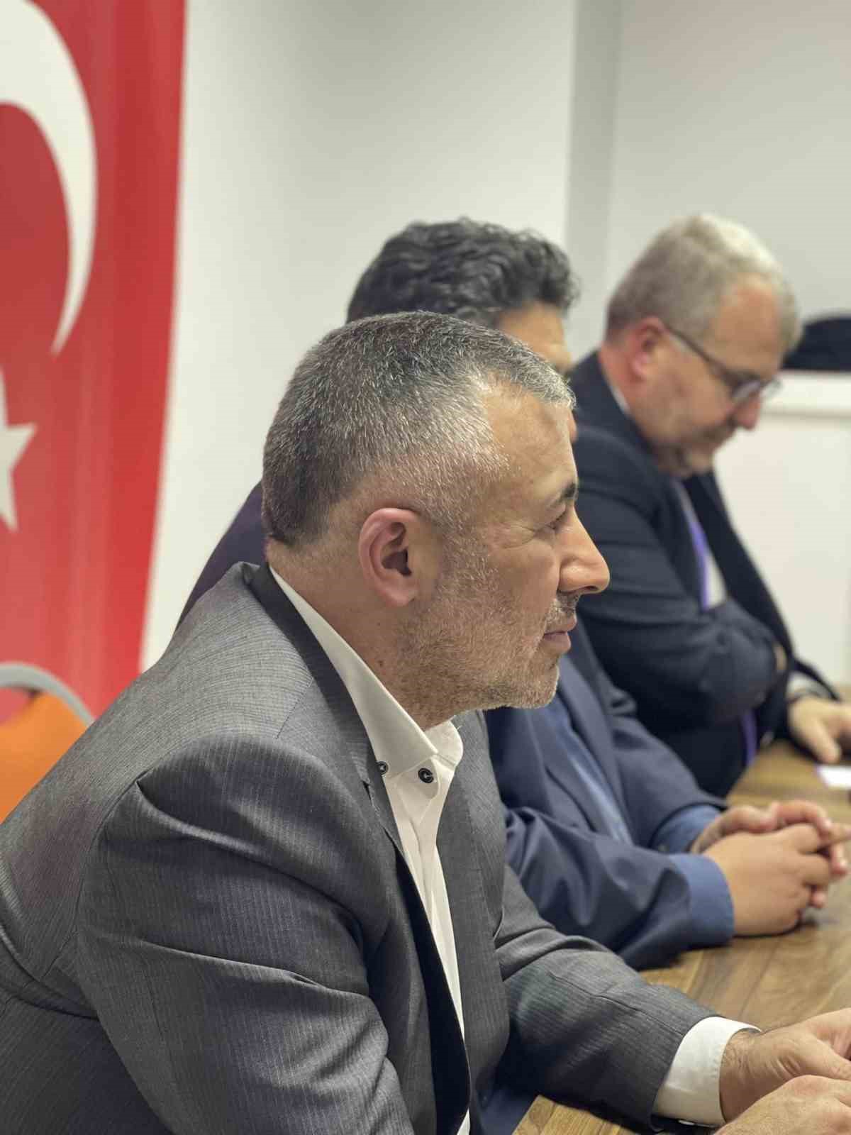 AK Parti İl Başkanı Yıldırım&rsquo;dan S&ouml;ğ&uuml;t Bağımsız Belediye Başkanı Adayı Kahraman&rsquo;a eleştiri
