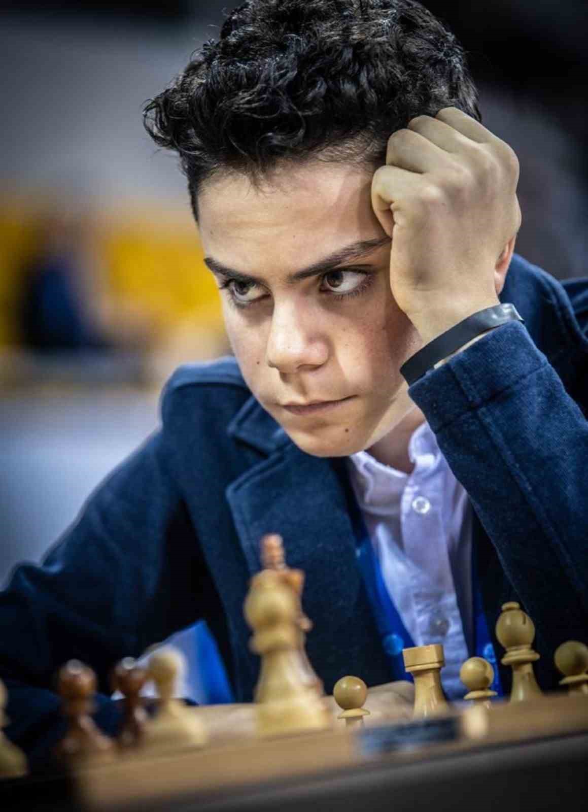 Milli satran&ccedil;&ccedil;ı Ediz G&uuml;rel, T&uuml;rk satran&ccedil; tarihinin en gen&ccedil; b&uuml;y&uuml;kustası oldu
