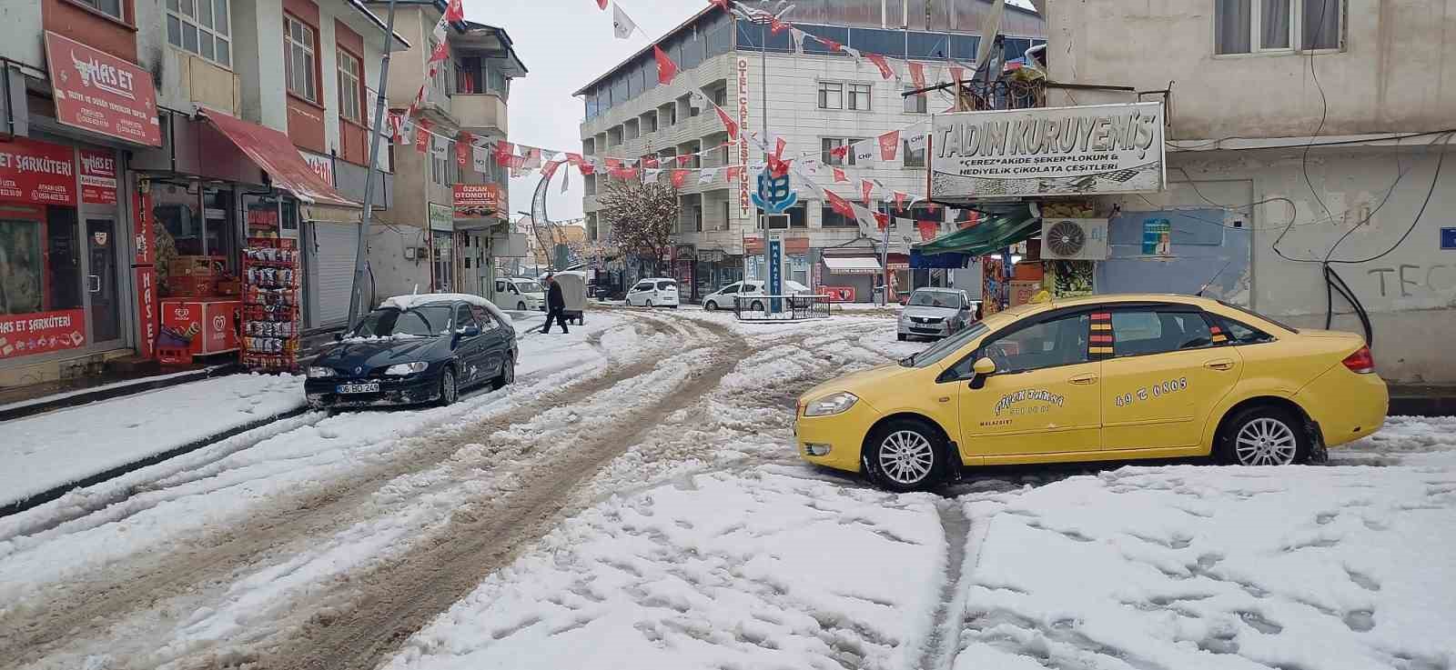 Malazgirt’te kar yağışı
