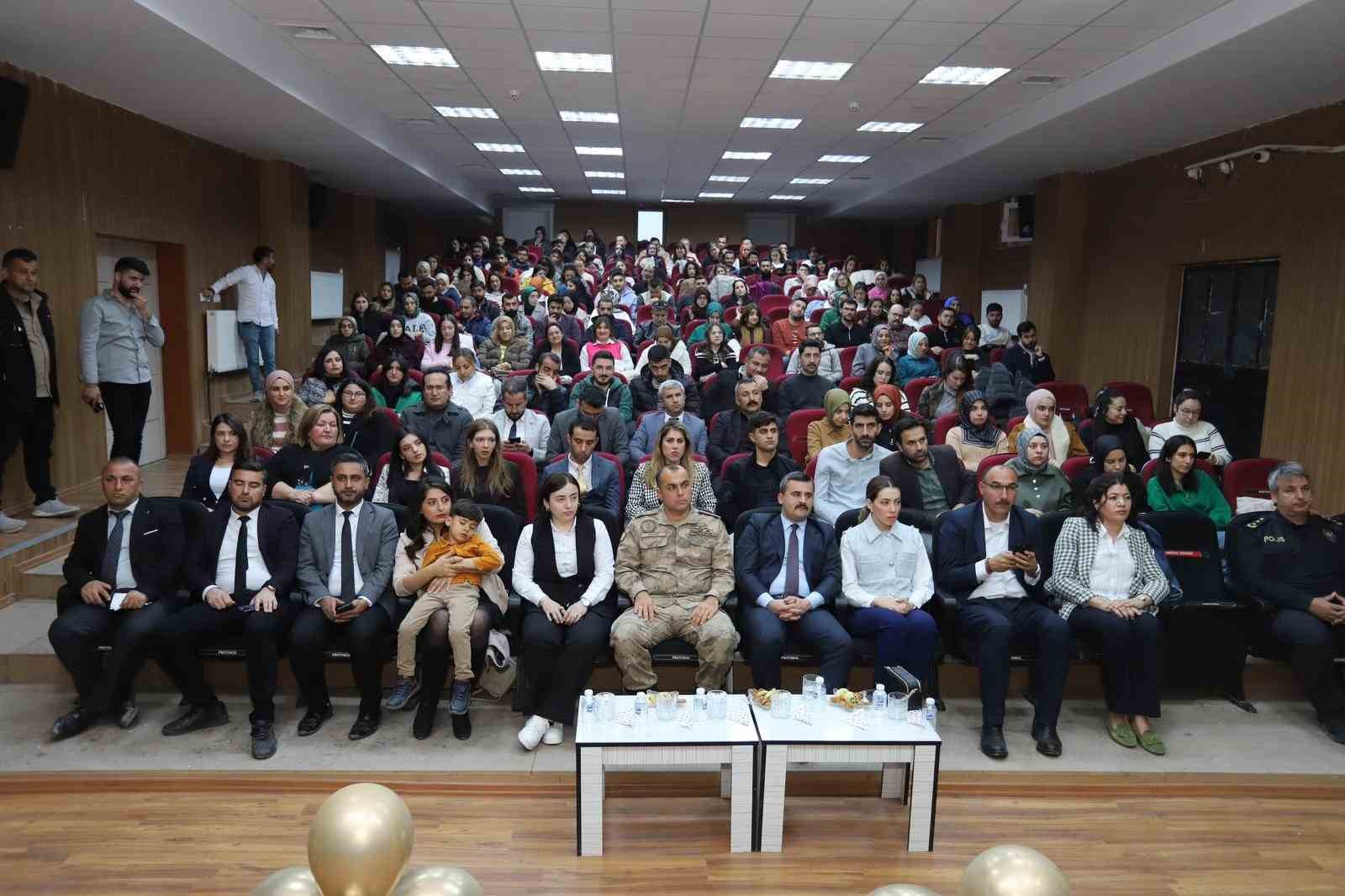 Çukurca’da öğretmenler arası bilgi yarışması düzenlendi