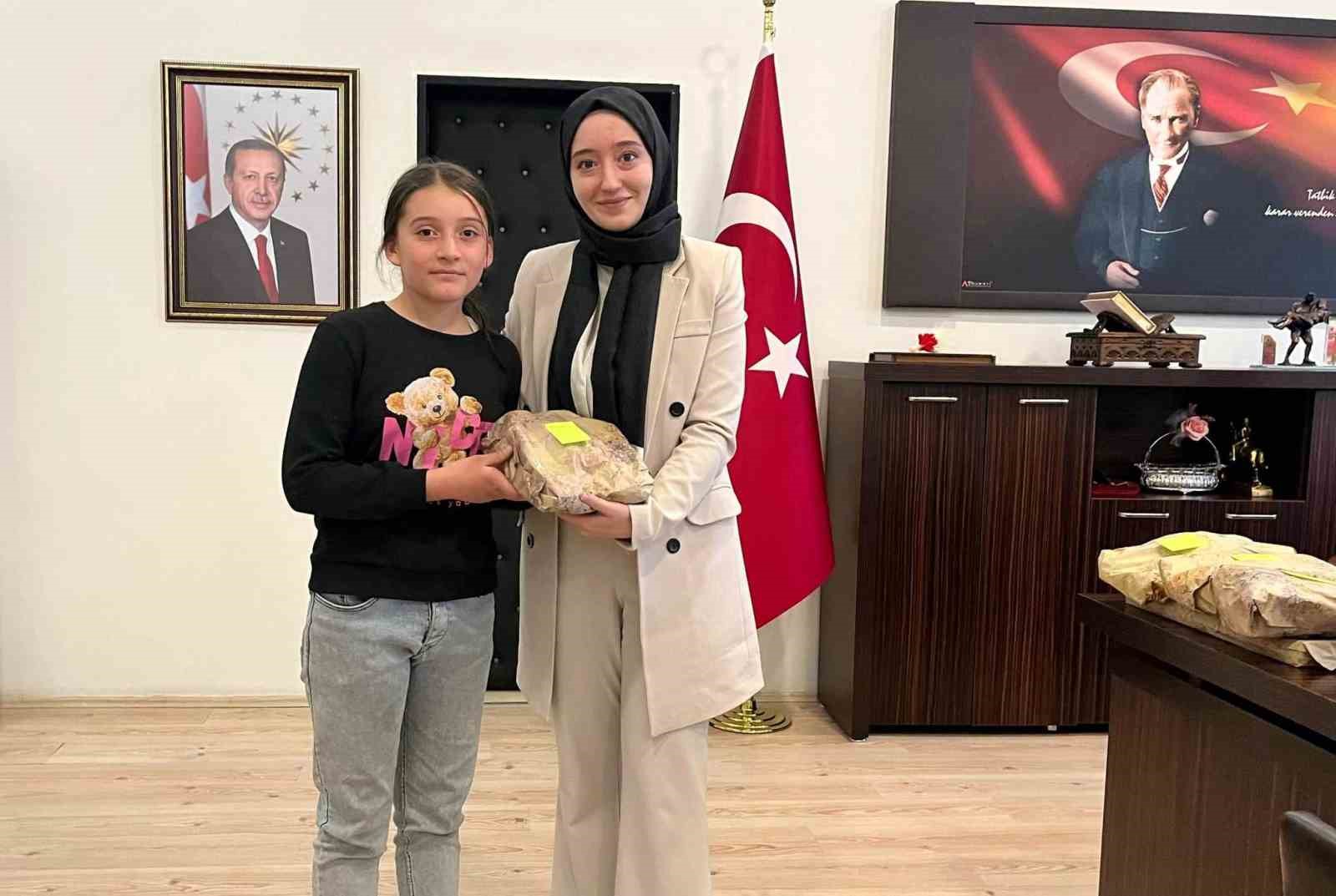 Kaymakam Özpınar’dan şampiyon takıma ödül