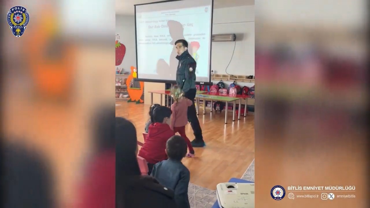 Mutki&rsquo;de minik &ouml;ğrencilere trafik eğitimi verildi
