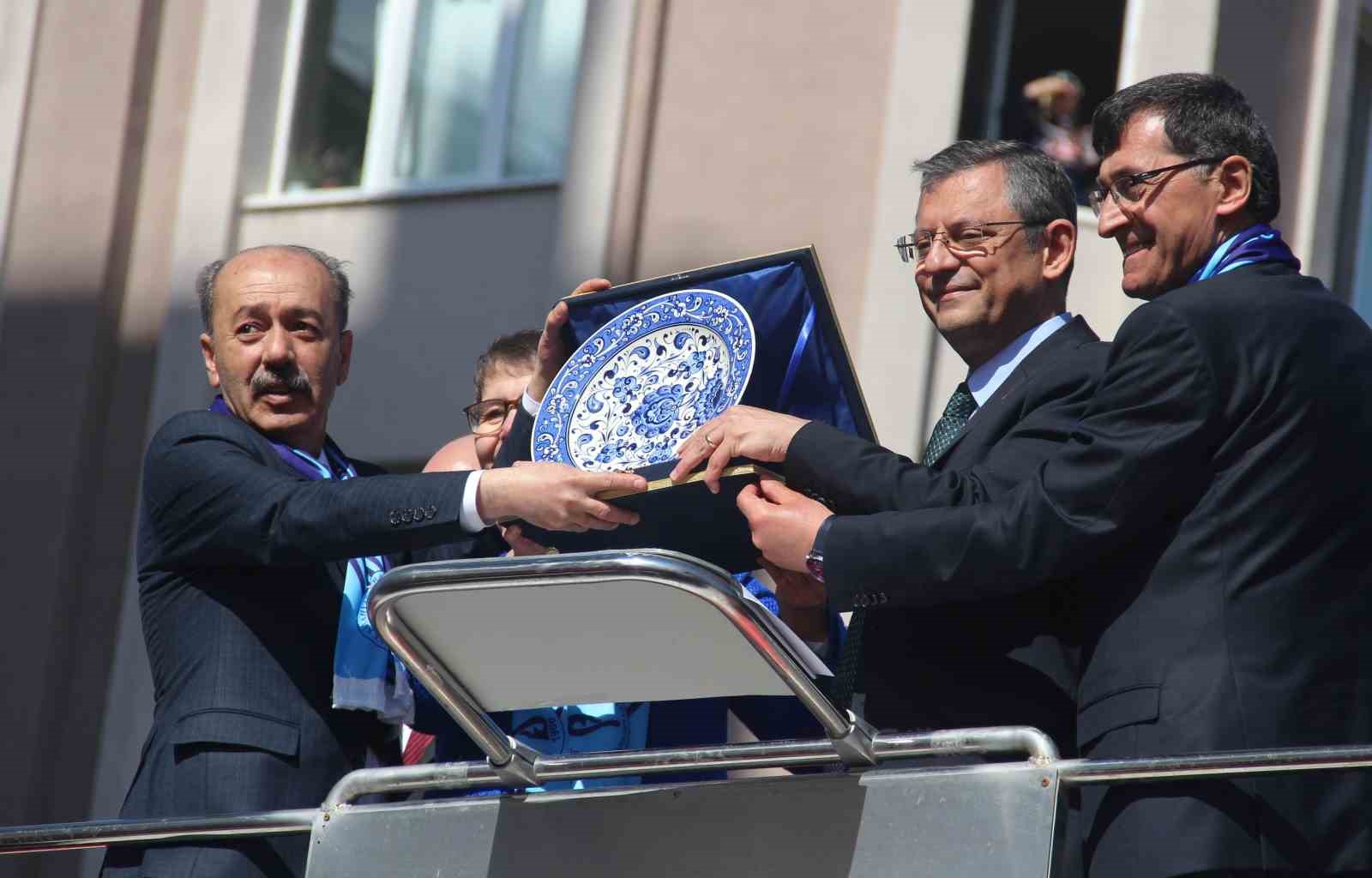 CHP Lideri Özgür Özel: "Tüm adaylar taahhütname imzalayacak"