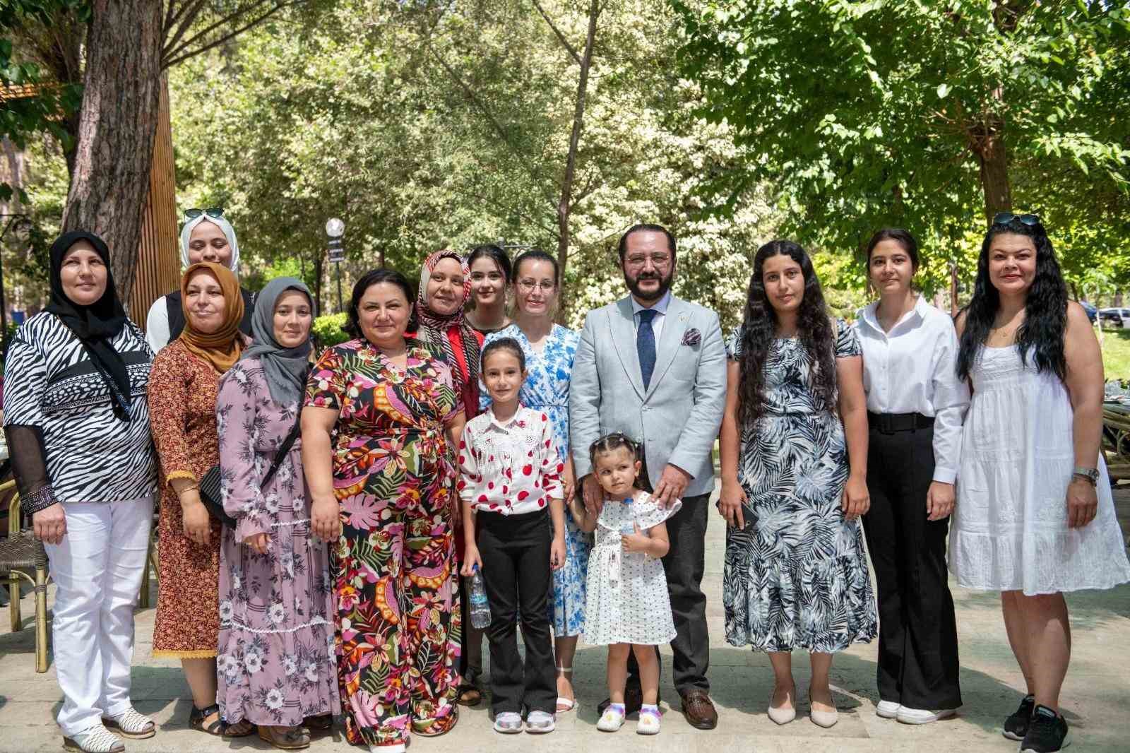 MHP İl Başkanı Yılmaz; &ldquo;T&uuml;rk toplum yapısının temel direği kadınlarımızdır&rdquo;
