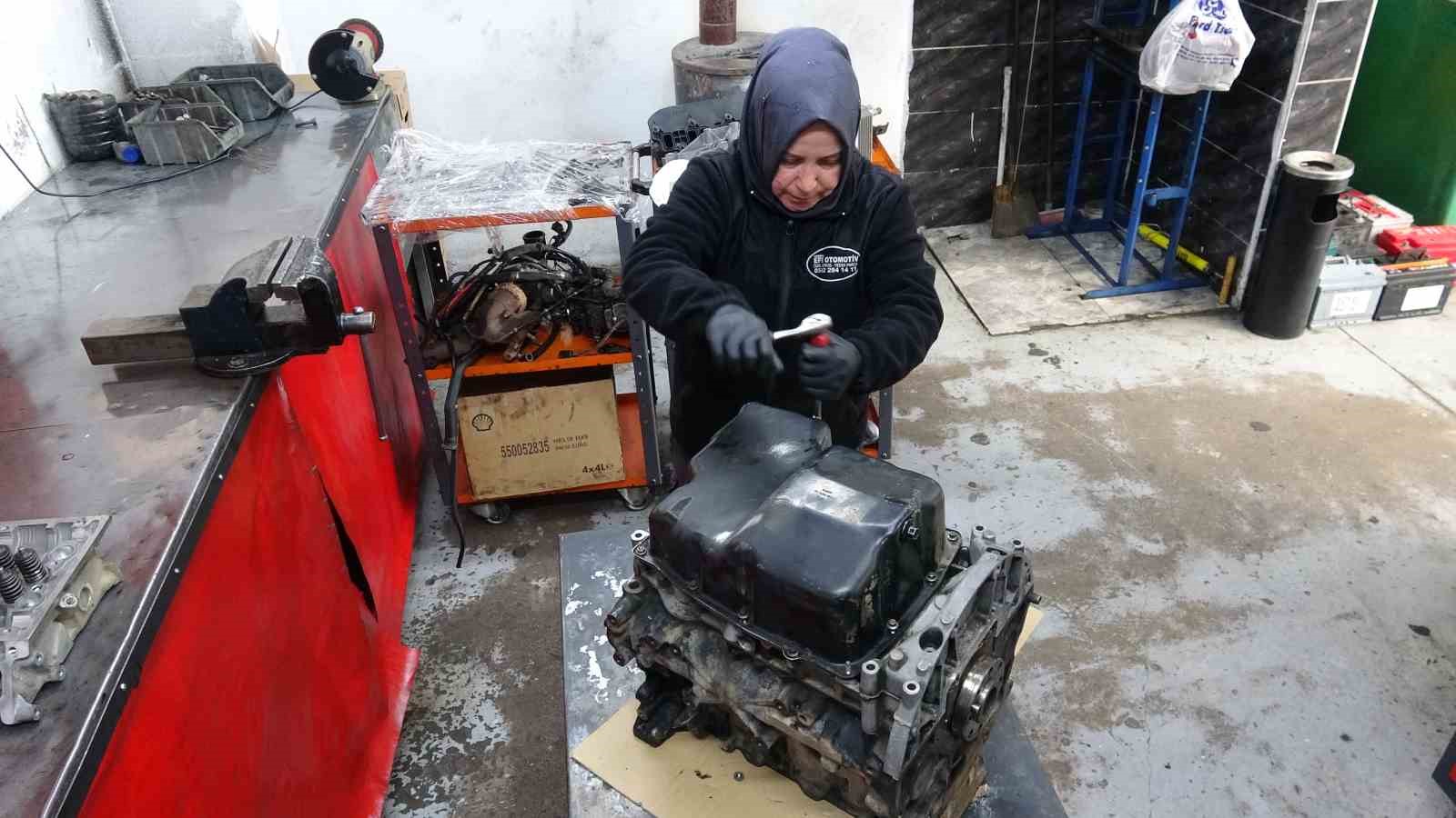 (&Ouml;zel) &lsquo;Sanayide kadın mı &ccedil;alışır&rsquo; diyenlere inat, erkek ustalara taş &ccedil;ıkarıyor
