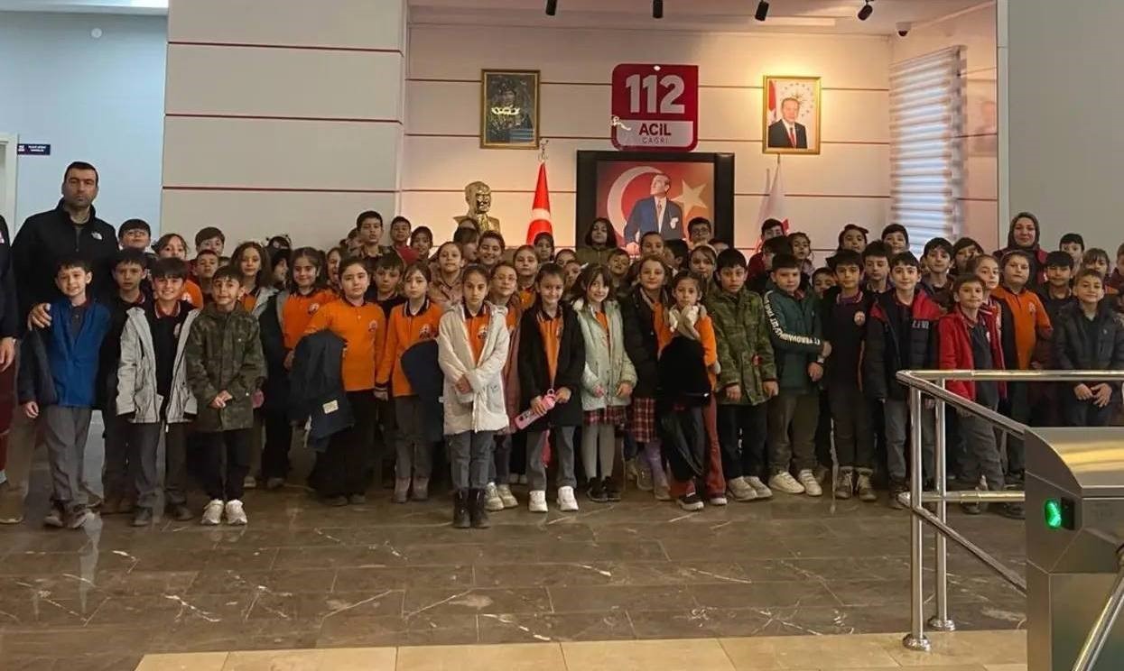 İlkokul öğrencileri 112 Acil Çağrı Merkezini gezdiler
