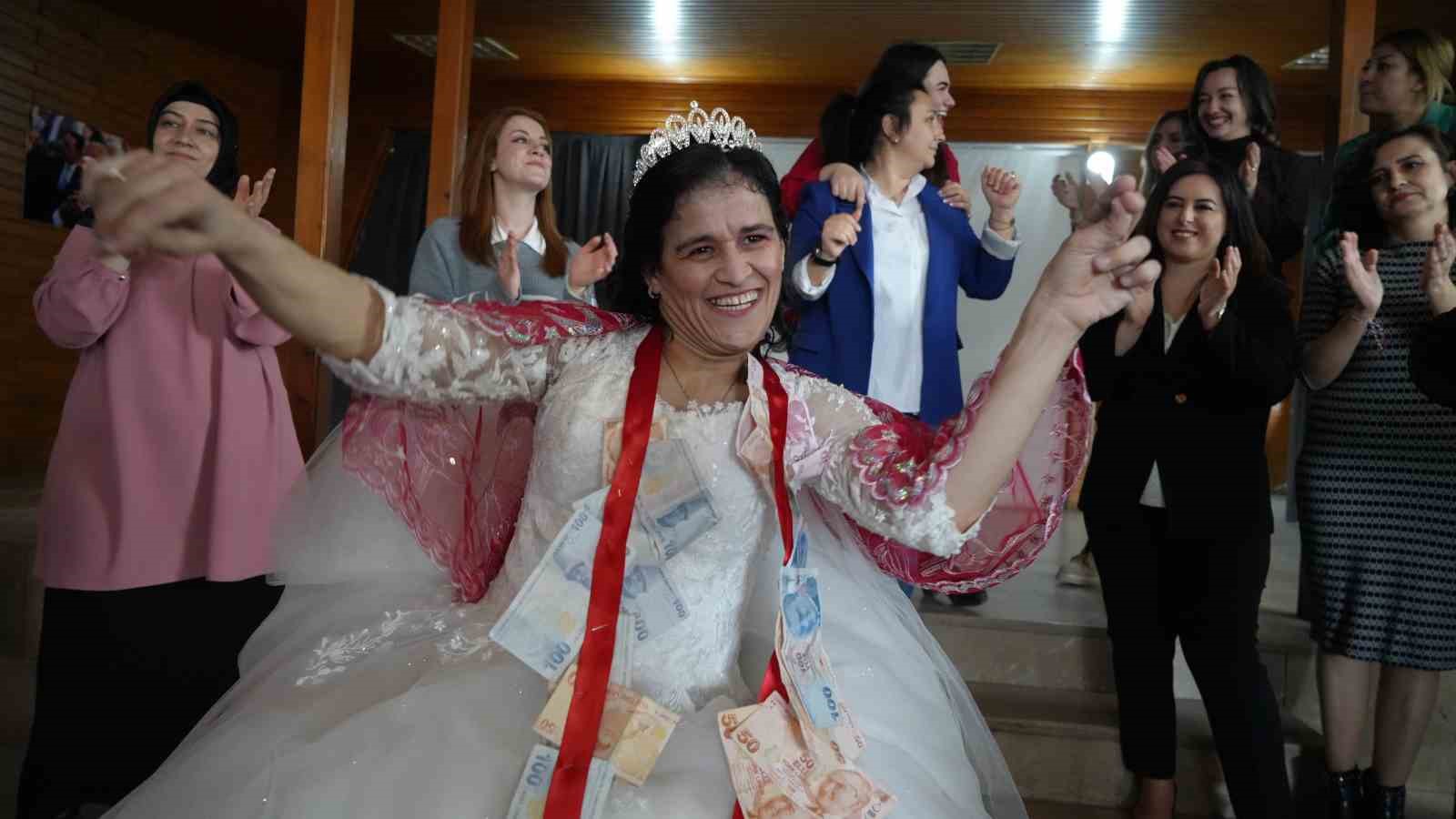 Zihinsel engelli depremzede Meltem’in ’gelinlik giyme’ hayali gerçek oldu