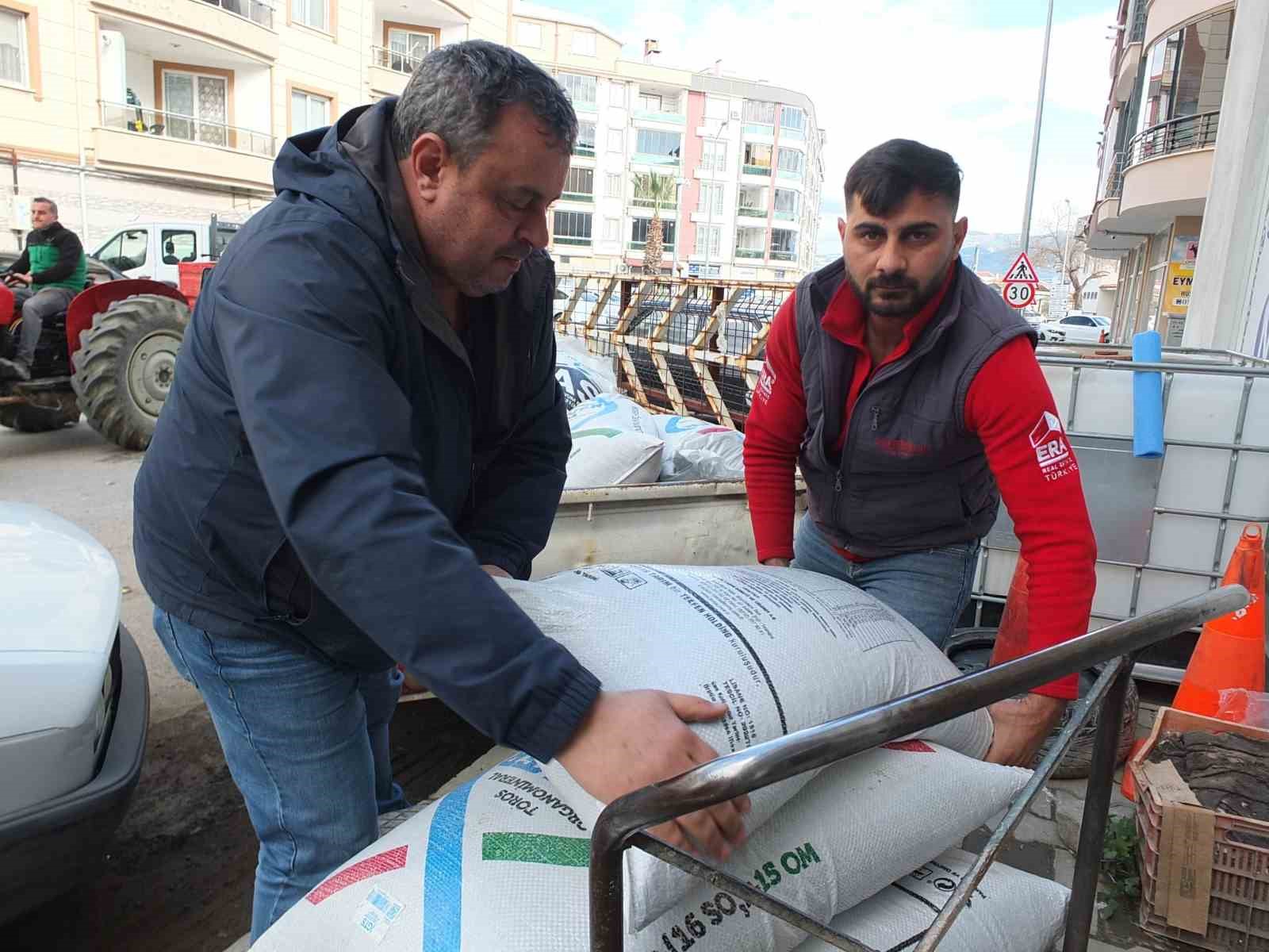 Burhaniye&rsquo;de devlet desteği g&uuml;bre satışlarını artırdı
