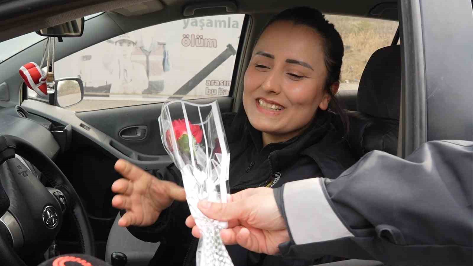 Kadın polise meslektaşlarından "radar" şakası