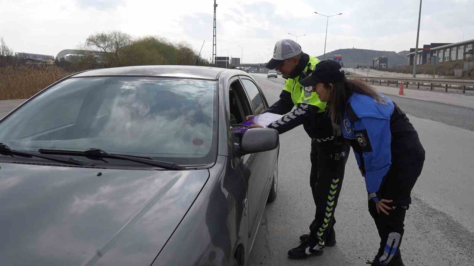 Kadın polise meslektaşlarından "radar" şakası
