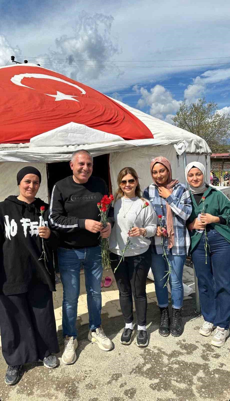 Adanalı kebapçı, depremzede kadınları unutmadı