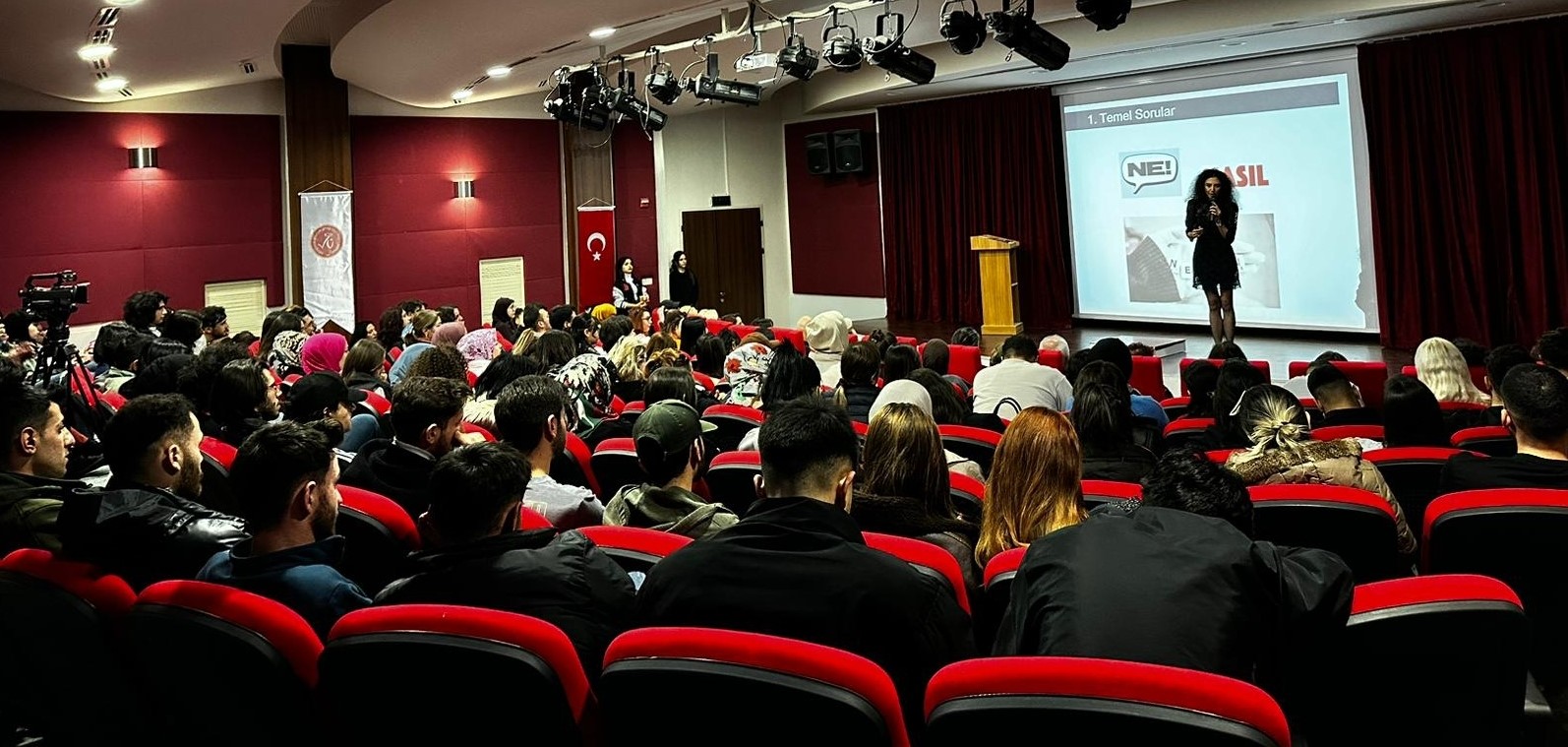 NEVÜ’de sanat sohbetleri devam ediyor