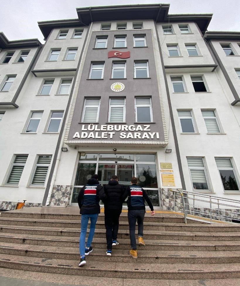 11 su&ccedil;tan aranan şahıs yakalandı
