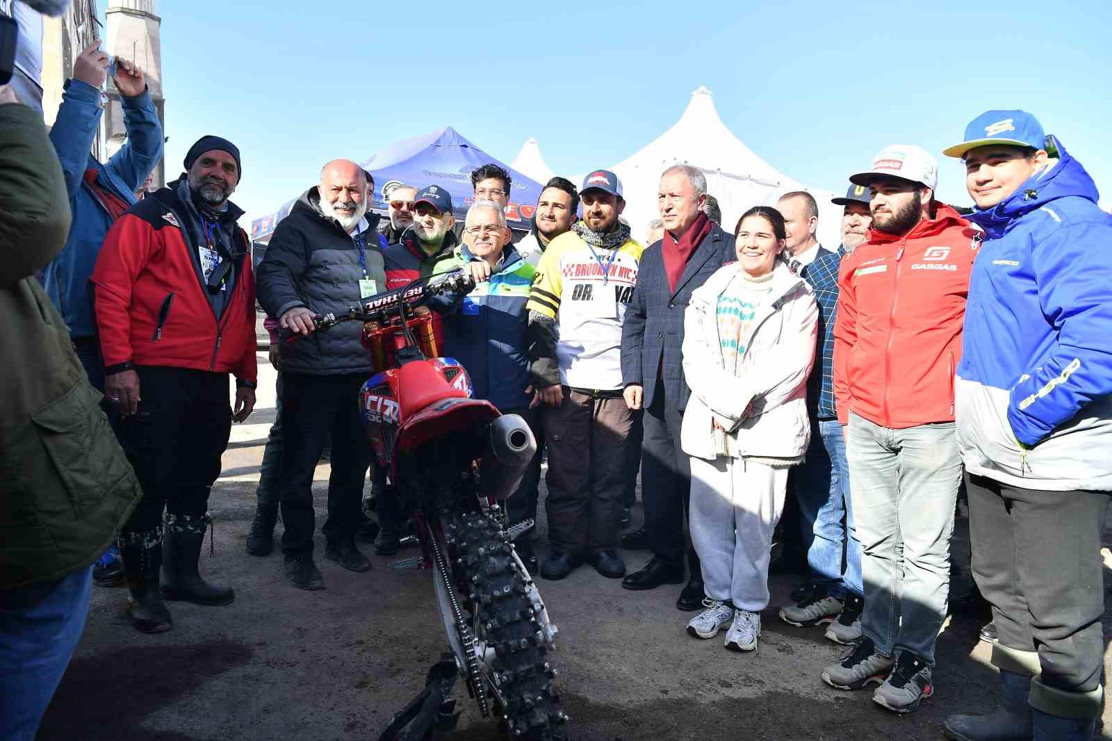 Türkiye’de ilk kez gerçekleşecek olan Dünya Motocross Şampiyonası’nın seremonisi yapıldı