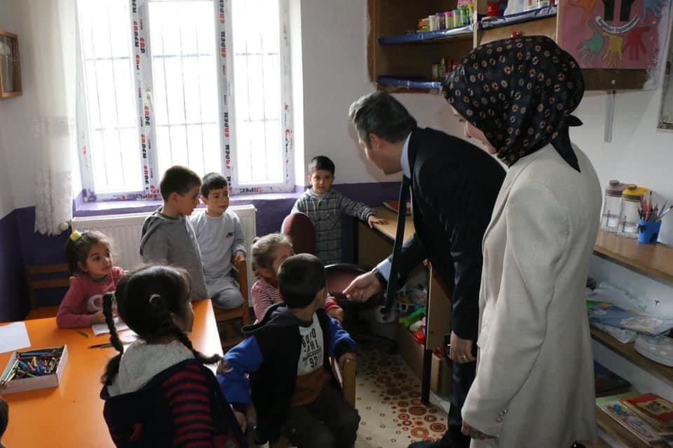Kaymakam &Ouml;z&ccedil;elik, anasınıfı &ouml;ğrencilerini ziyaret etti
