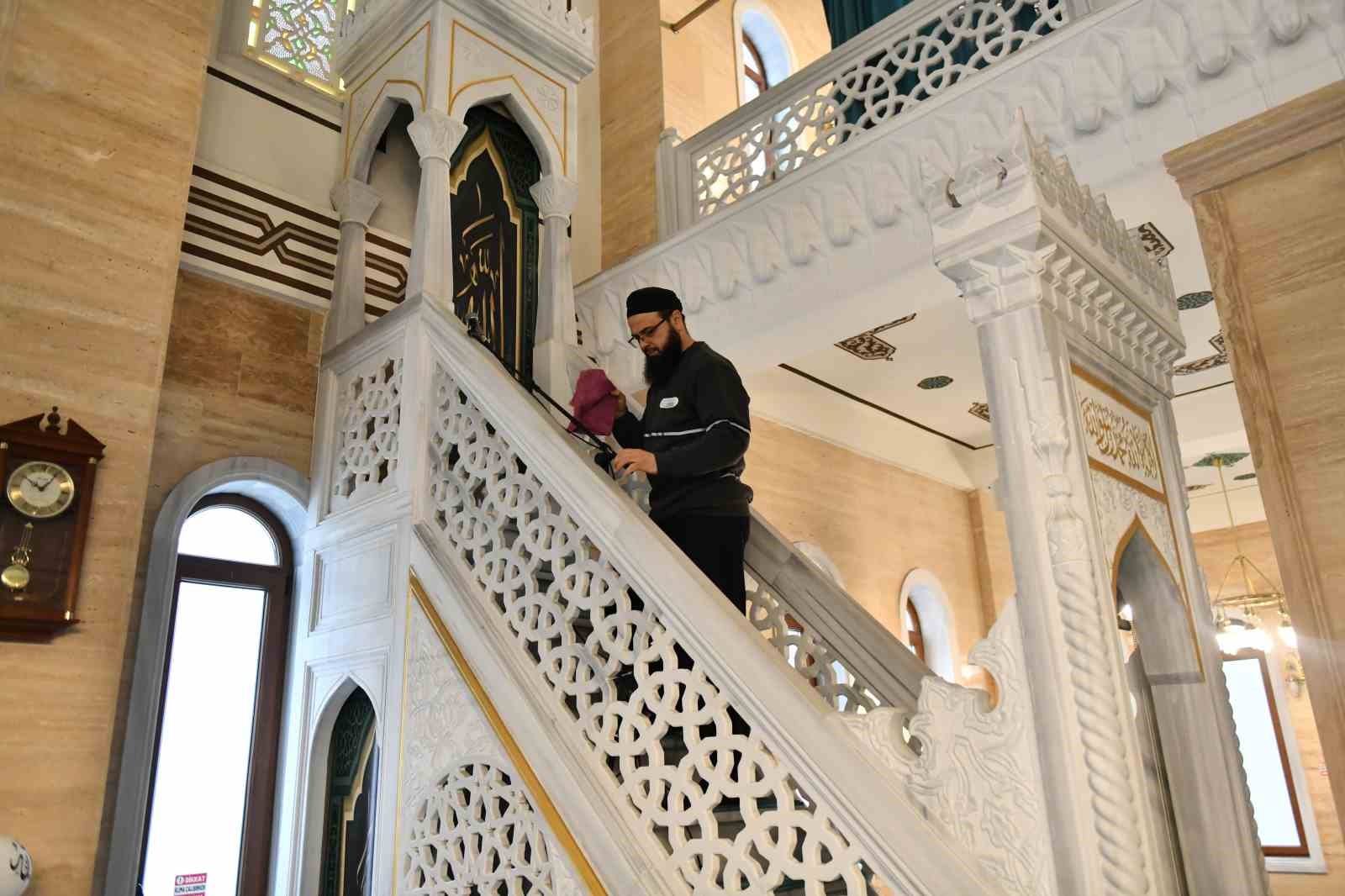 Esenyurt&rsquo;ta camiler Ramazan ayına hazırlandı
