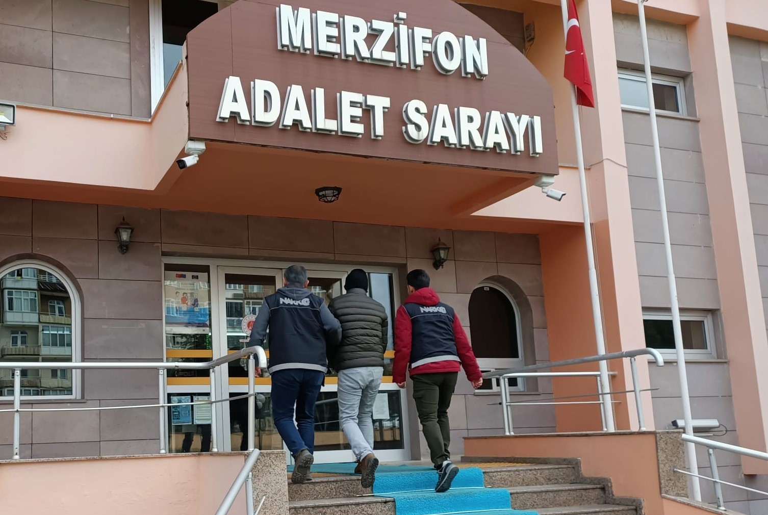 Amasya’da uyuşturucu bulunan otomobilin sürücüsü tutuklandı