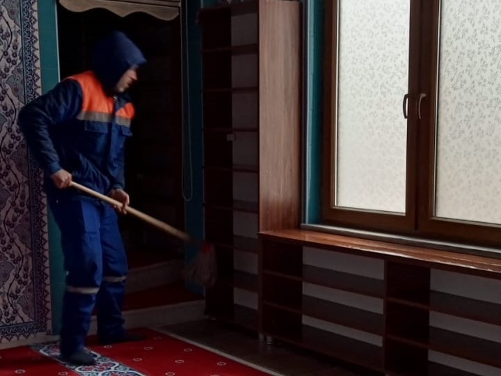 Gediz&rsquo;de camiler ramazan ayına hazırlanıyor
