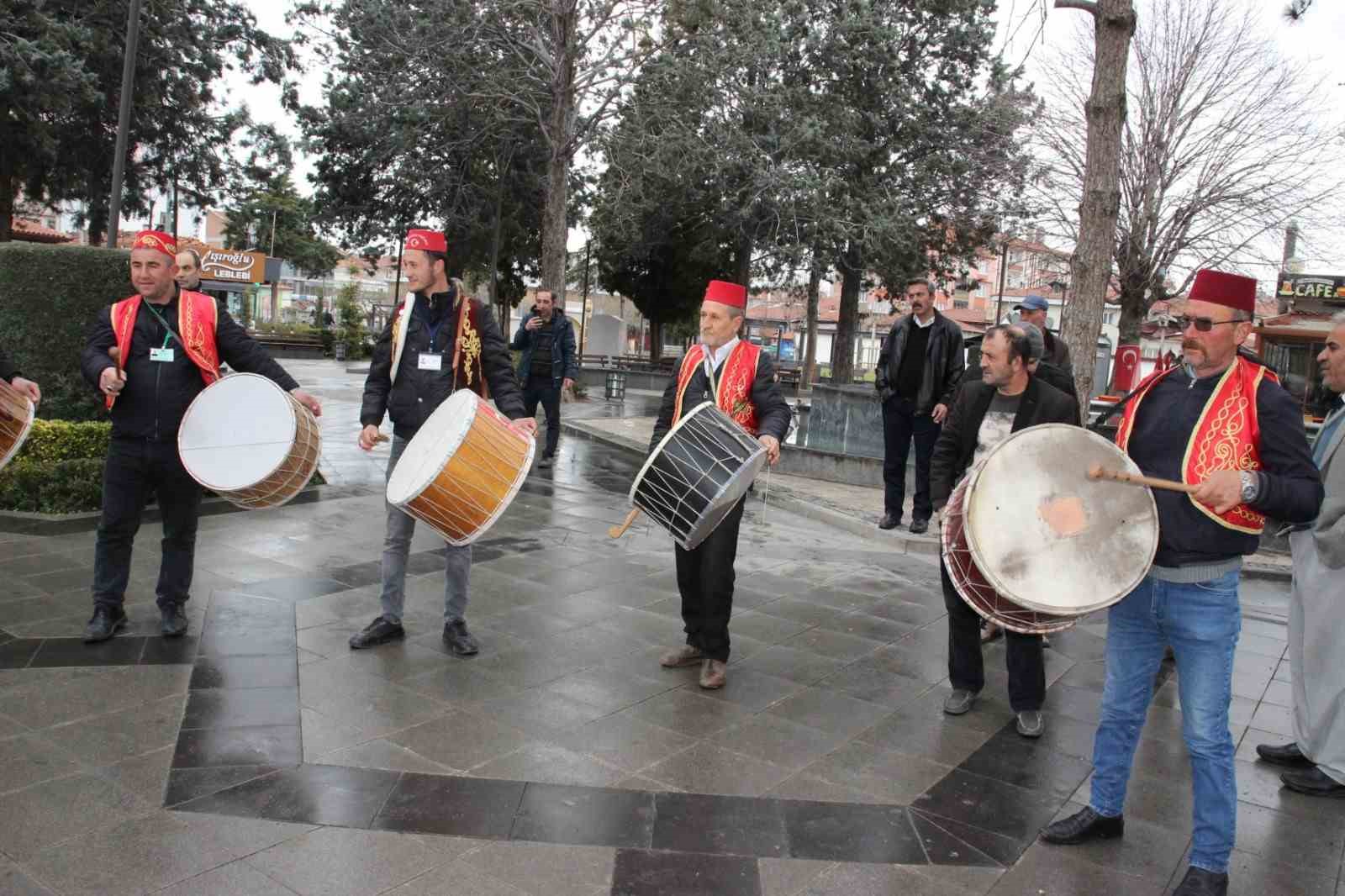 &Ccedil;orum&rsquo;da davulculara bahşiş yasağı getirildi
