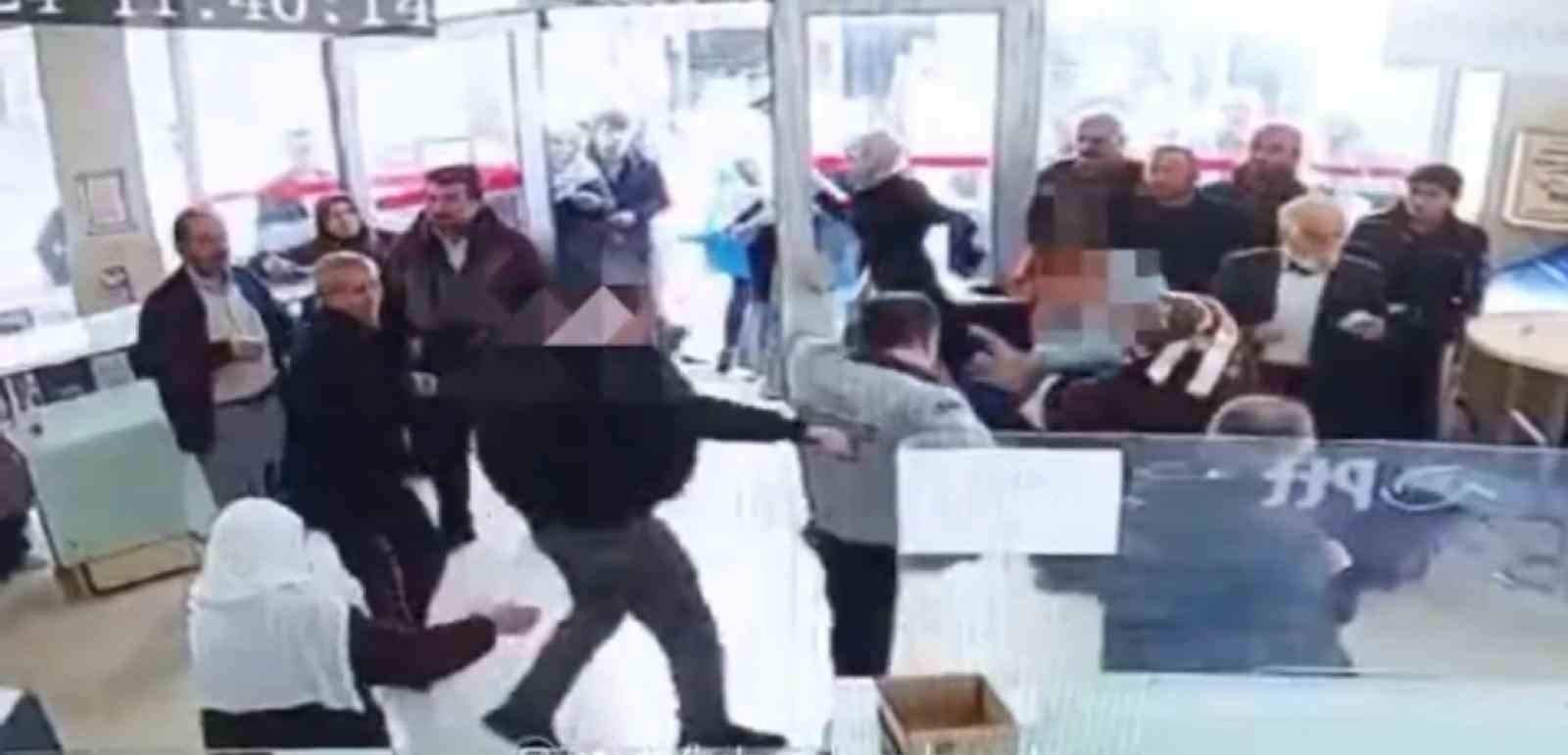 Batman’da güvenlik görevlisinin bıçaklanma anı güvelik kamerasına yansıdı