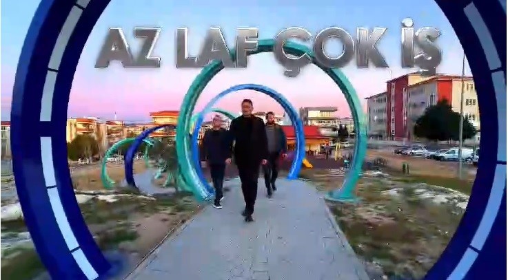 Başkan Serkan Acar&rsquo;dan se&ccedil;im şarkısı: "Az laf &ccedil;ok iş, bu birinci kural"
