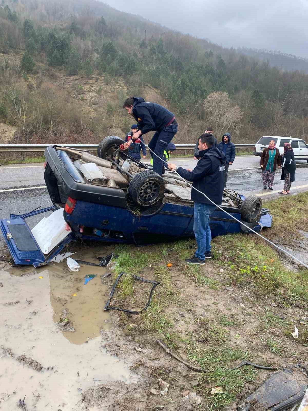 Karab&uuml;k&rsquo;te trafik kazası: 2 yaralı
