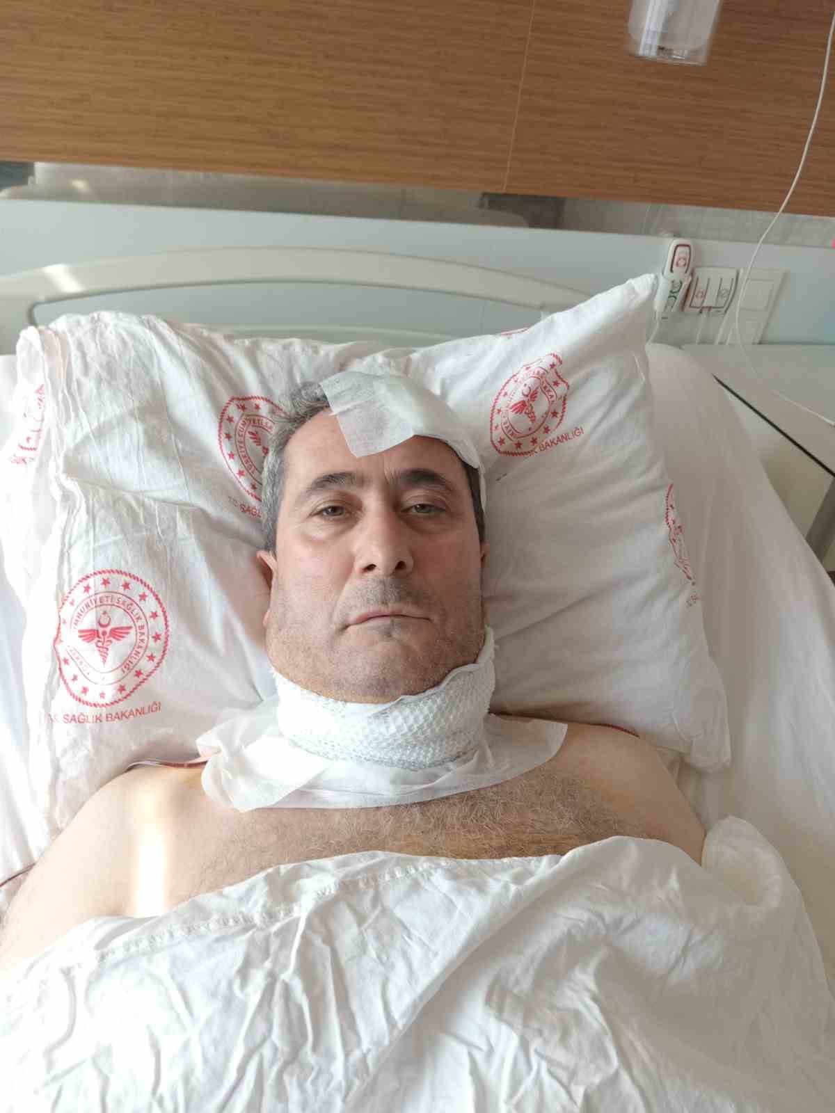 Sarkan kablo motosiklet s&uuml;r&uuml;c&uuml;s&uuml;n&uuml;n boğazını kesti, &ouml;l&uuml;mden d&ouml;nd&uuml;
