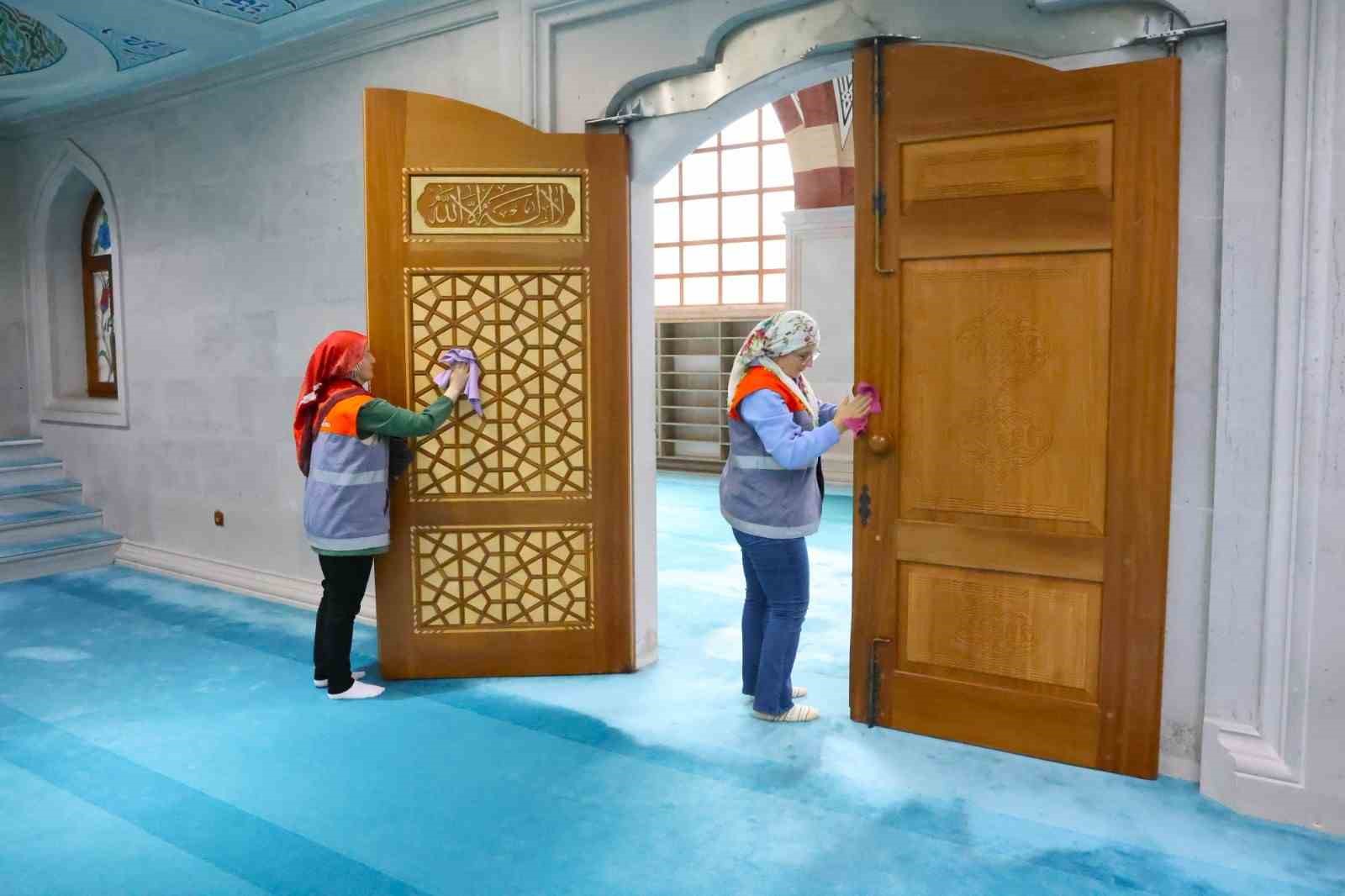 Altınordu&rsquo;da camiler Ramazan ayına hazırlandı
