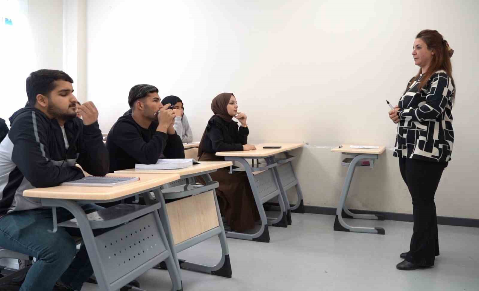 B&uuml;y&uuml;kşehir gen&ccedil;lik merkezleri gen&ccedil;lerin uğrak adresi oluyor

