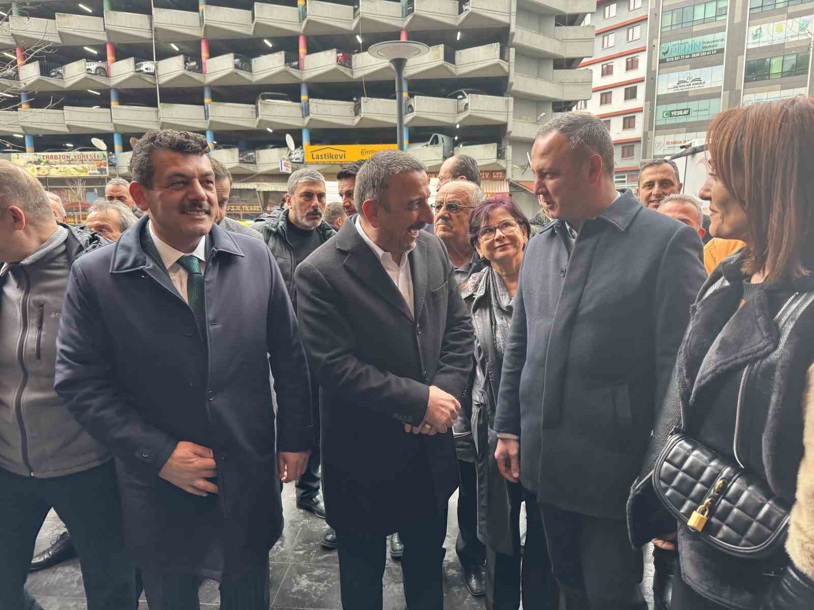 Elmas Park g&ouml;rkemli t&ouml;renle a&ccedil;ıldı
