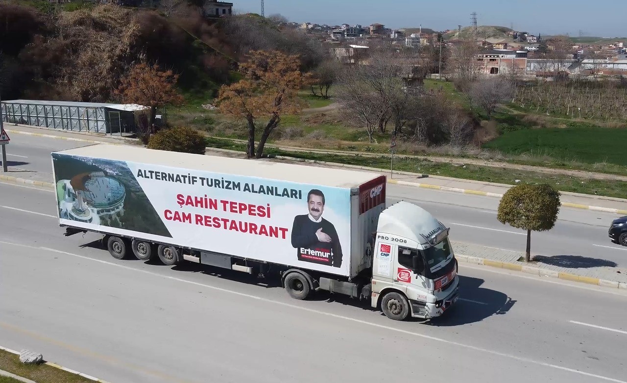 Başkan Adayı Ertemur projelerini tırlarla Pamukkale&rsquo;ye g&ouml;sterdi
