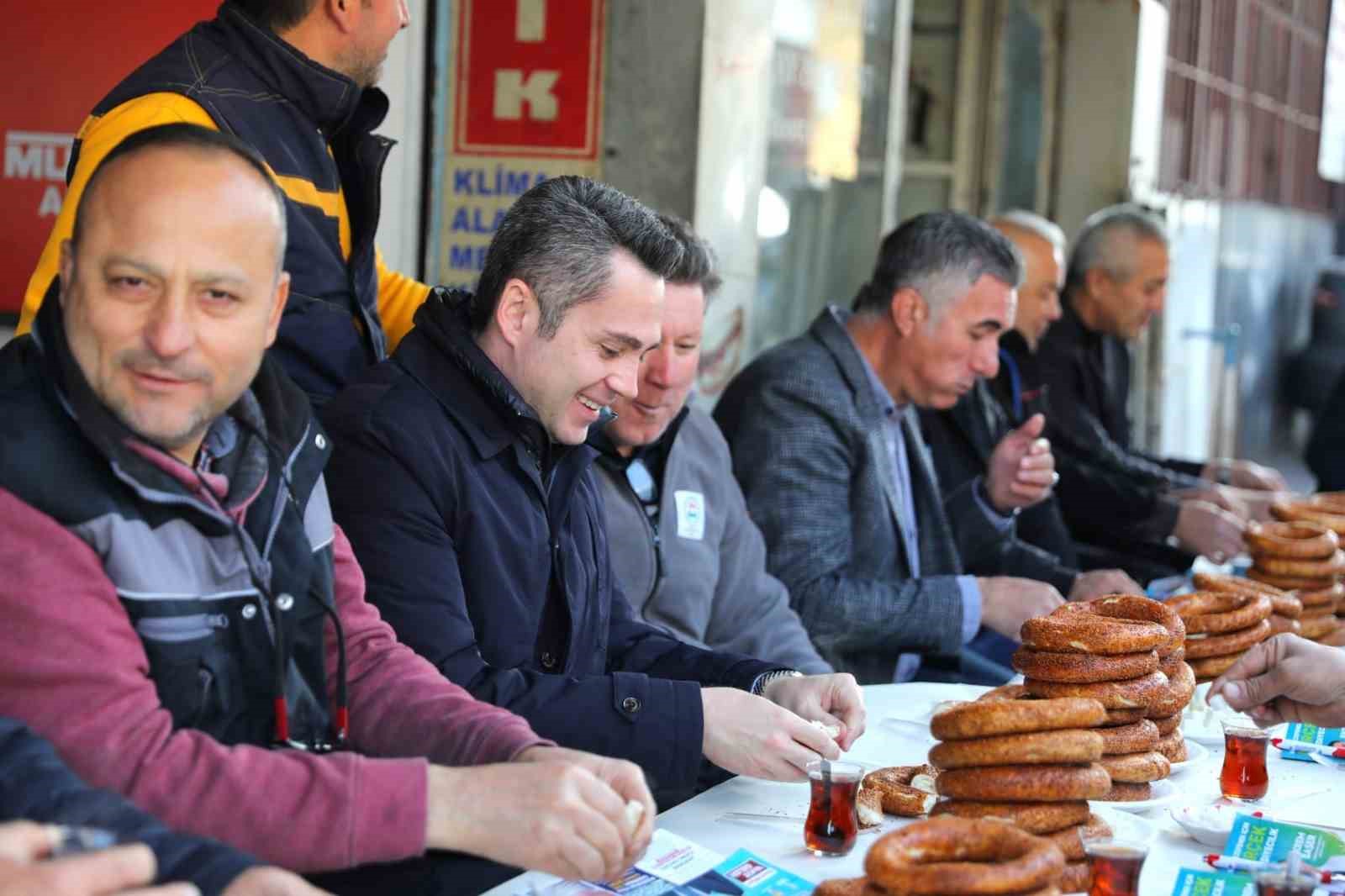 Başkan Adayı Başer sahada ve ulaşılabilir başkan olacağının s&ouml;z&uuml;n&uuml; verdi

