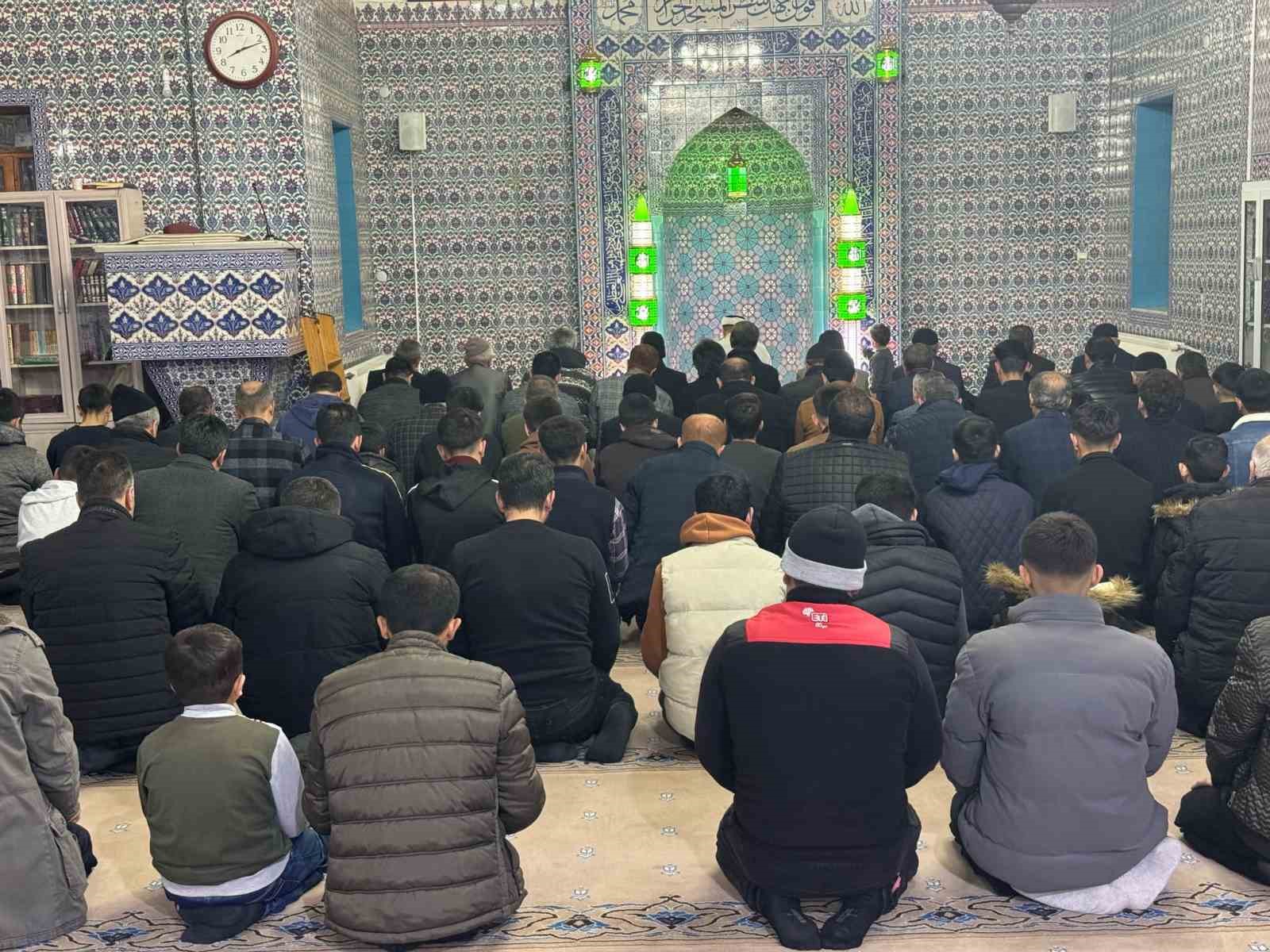 Başkale’de Ramazan ayının ilk teravih namazı kılındı