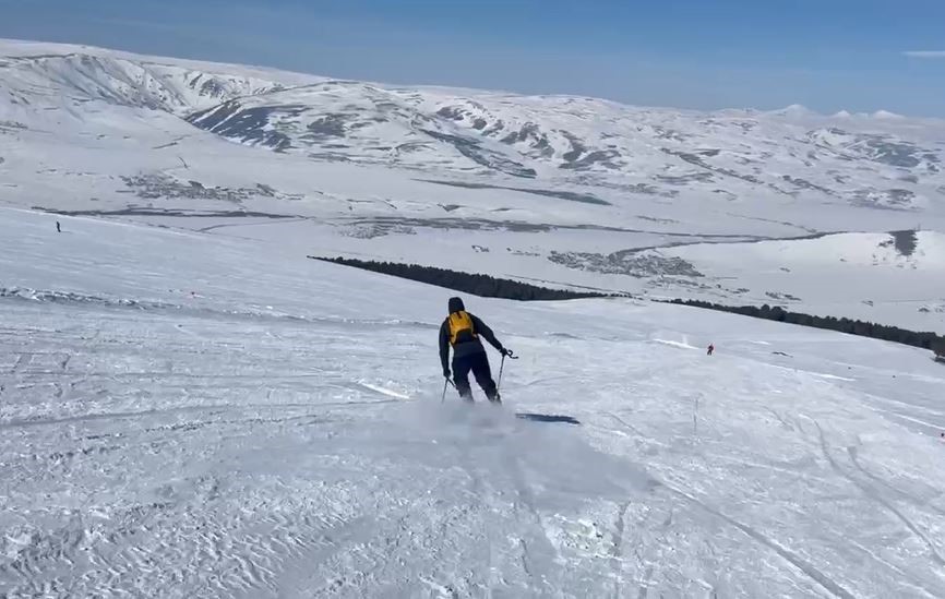 Yalnızçam Kayak Merkezi’nde hafta sonu yoğunluğu