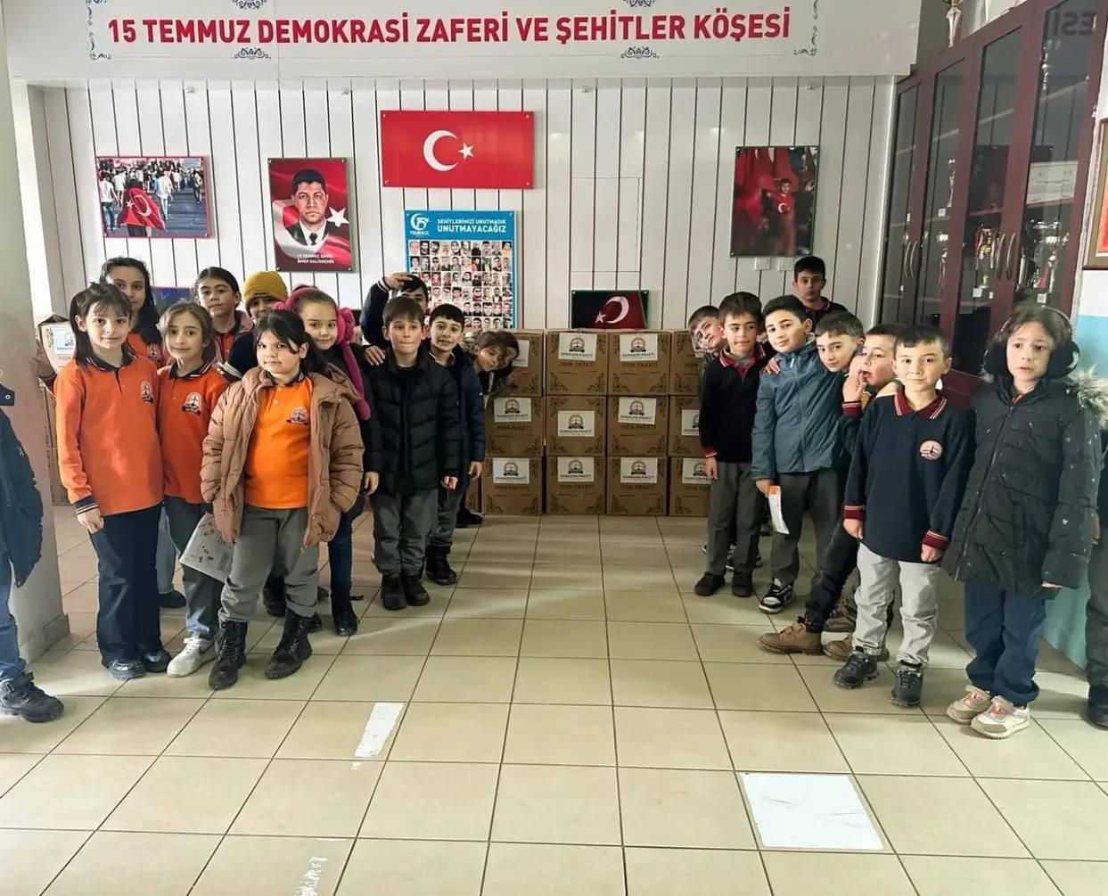 Öğrenciler ihtiyaç sahipleri için Ramazan kolileri hazırladılar
