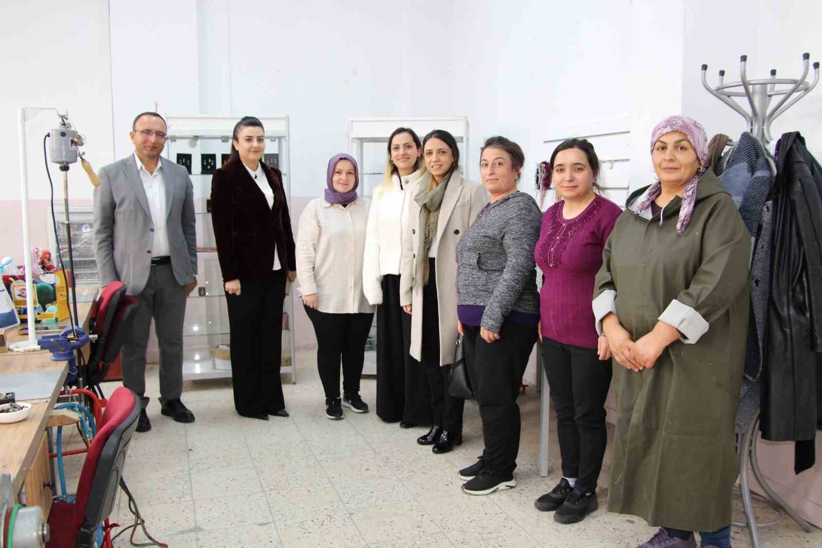 OKA destekli Kadın Kooperatifi, Hayat Boyu Öğrenme Zirvesi’nde iyi uygulama örneği seçildi