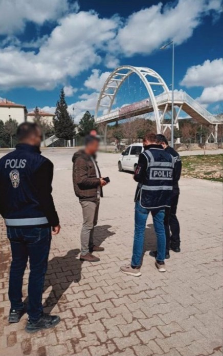 Mardin’de polis ekipleri tarafından okul çevreleri ve servis araçları denetlendi