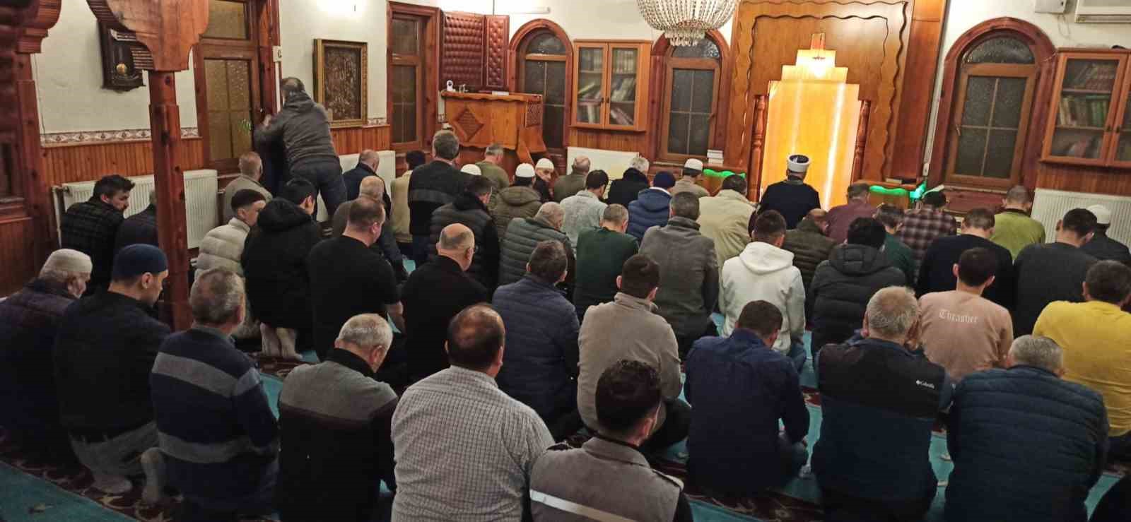 Devrek’te ilk Teravih namazı idrak edildi