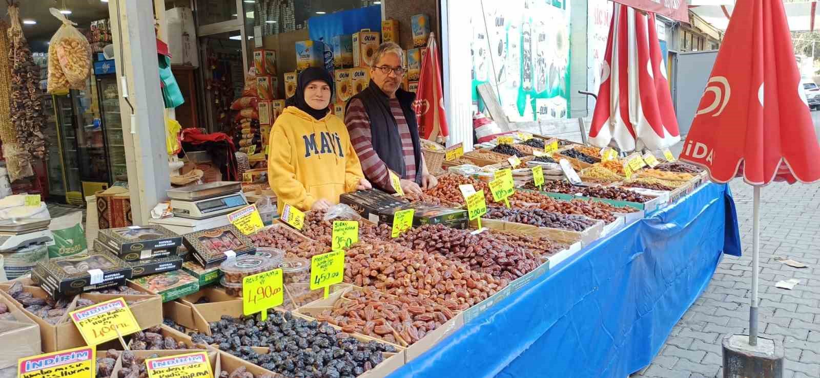 Devrek pazarında Ramazan ayı bereketi yaşanmaya başlandı
