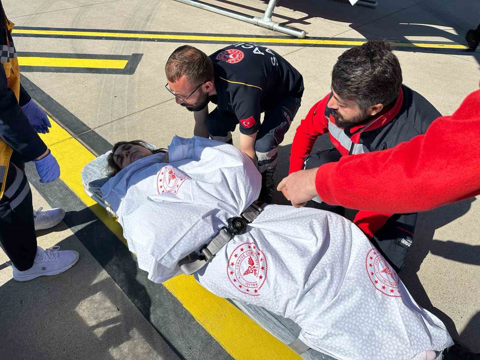 Şırnak’ta 7 aylık hamile kadın ambulans helikopterle Diyarbakır’a sevk edildi