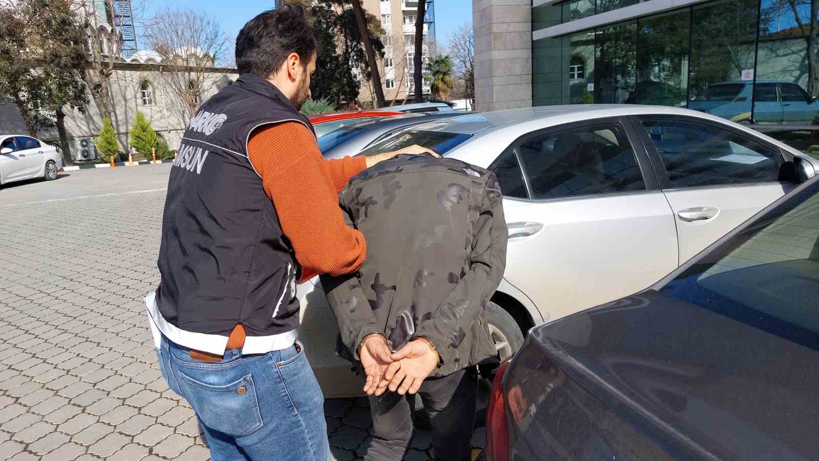 Yolcu otobüsüyle uyuşturucu getirirken yakalanan şahıs tutuklandı 