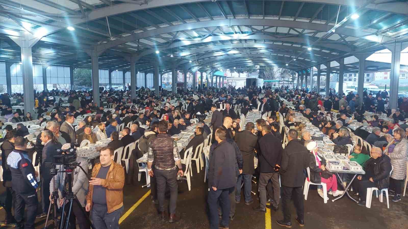 Tekirdağ’da 5 bin kişilik iftar sofrası kuruldu