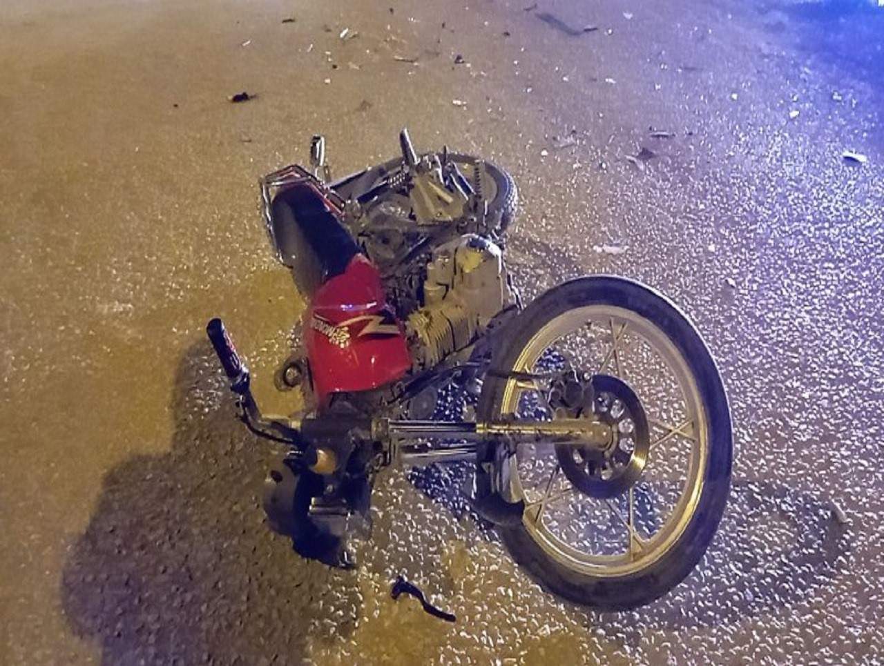 Otomobil ile motosiklet &ccedil;arpıştı: 1 yaralı
